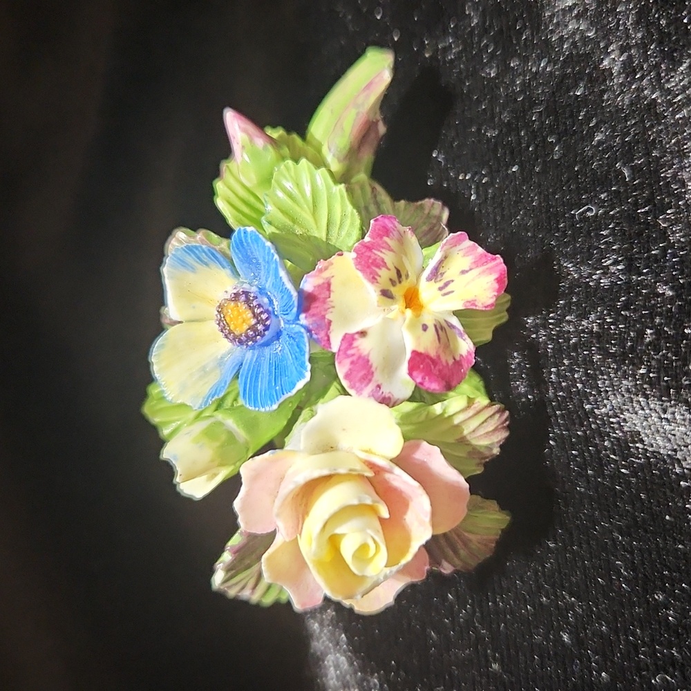 Bridgewood China Brooch- Roses and Pansies